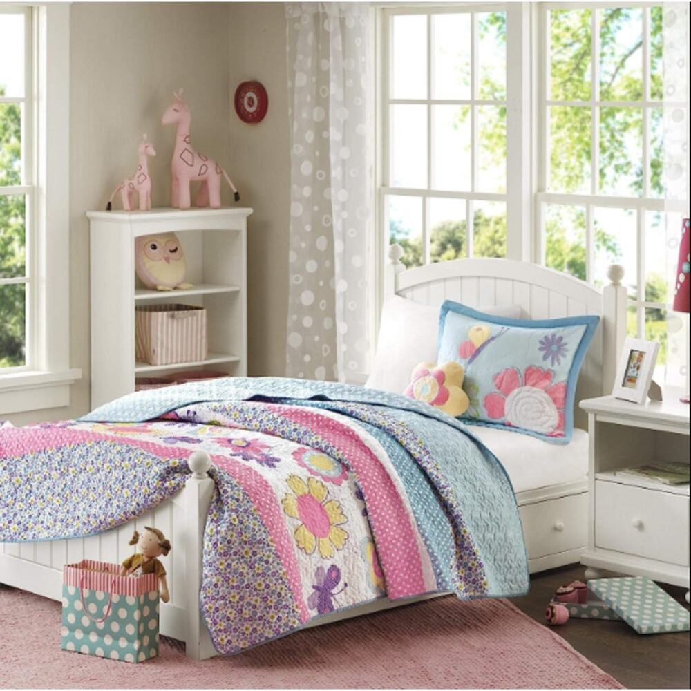 Mi Zone Kids  Daisy Quilt Bedding Set Full/Queen